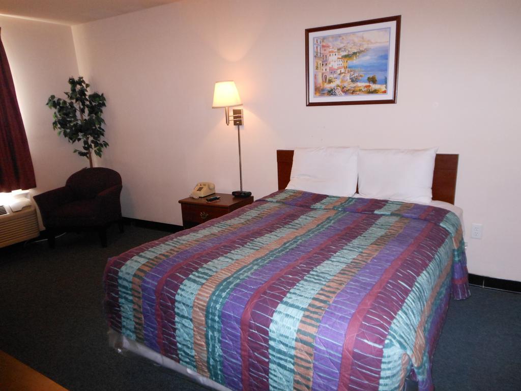Intown Suites Extended Stay Select Hampton Va חדר תמונה