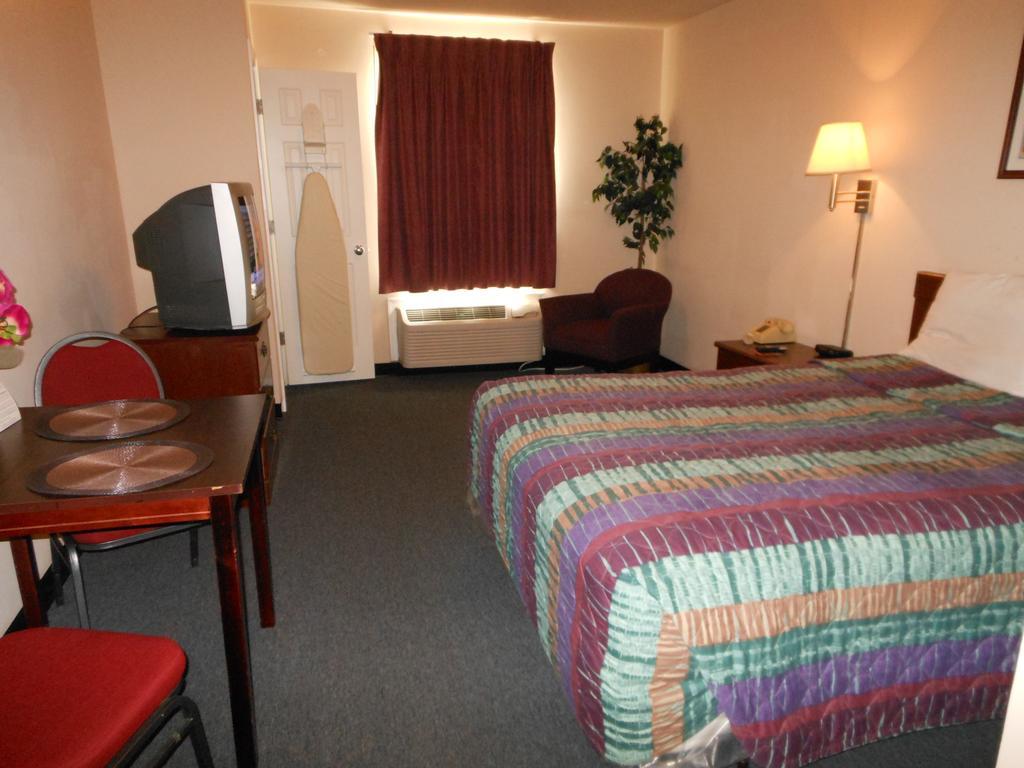 Intown Suites Extended Stay Select Hampton Va מראה חיצוני תמונה