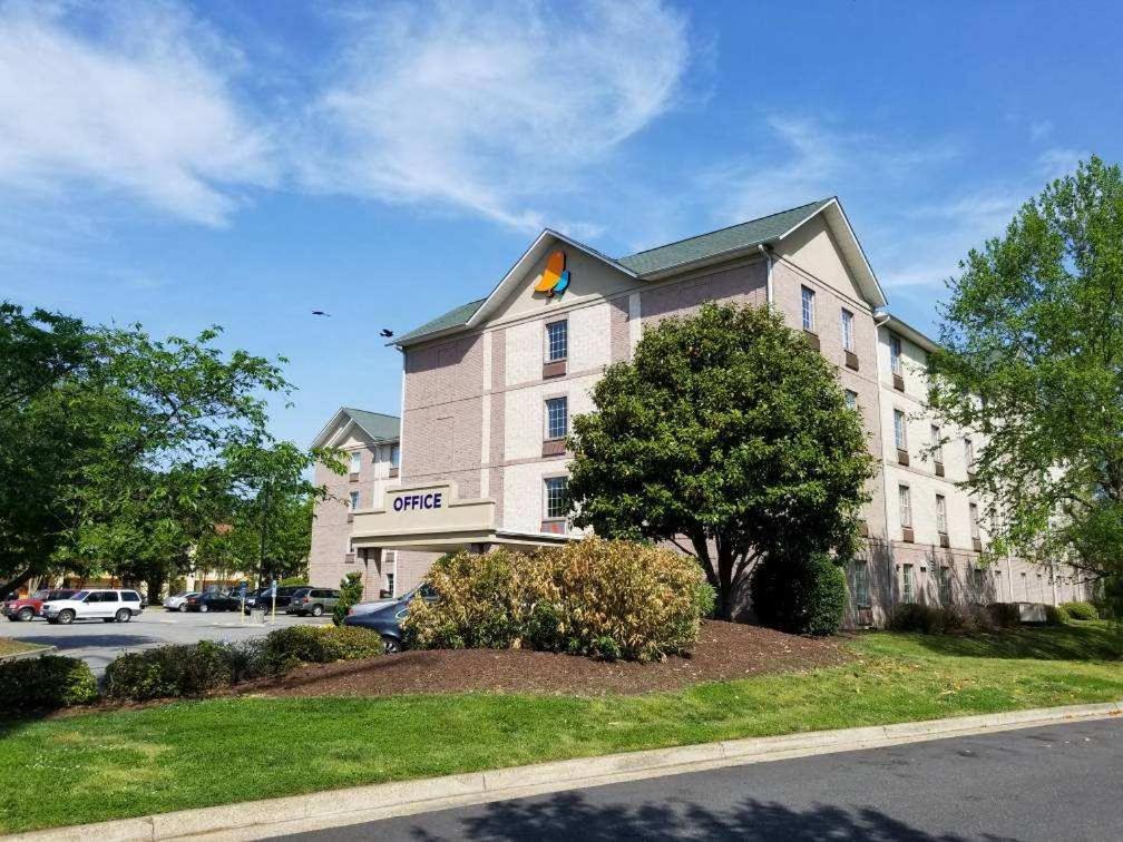 Intown Suites Extended Stay Select Hampton Va מראה חיצוני תמונה